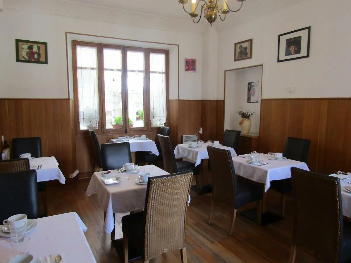 Fifi Moulin Hotell Serres